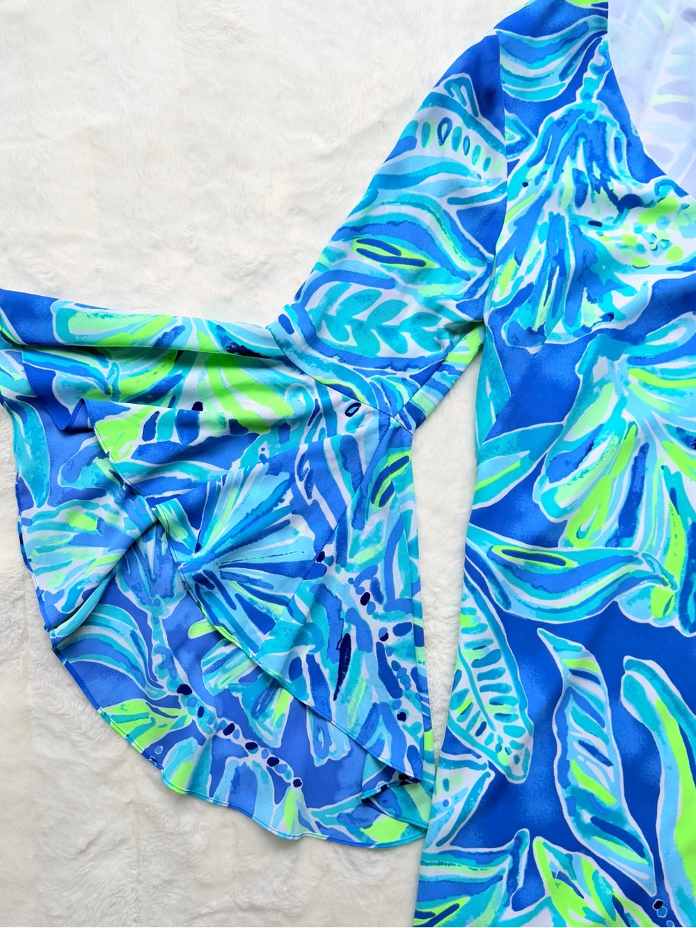 Lilly Pulitzer Blue Tropical Bell Sleeve Shift Dress Size 8 Resort Vacation - Picture 3 of 9